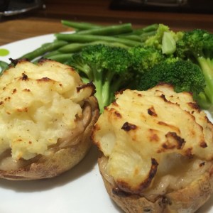 Double baked jacket with chicken & mushroom