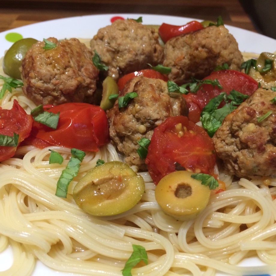 Summer spaghetti and meatballs