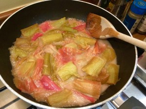 Rhubarb and banana crumble