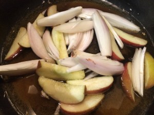 Duck with confit of apple cider sauce